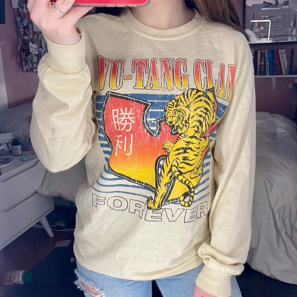 (Sold Elsewhere) Urban Outfitters Wu-Tang Clan Graphic T-Shirt! - Picture 1 of 4